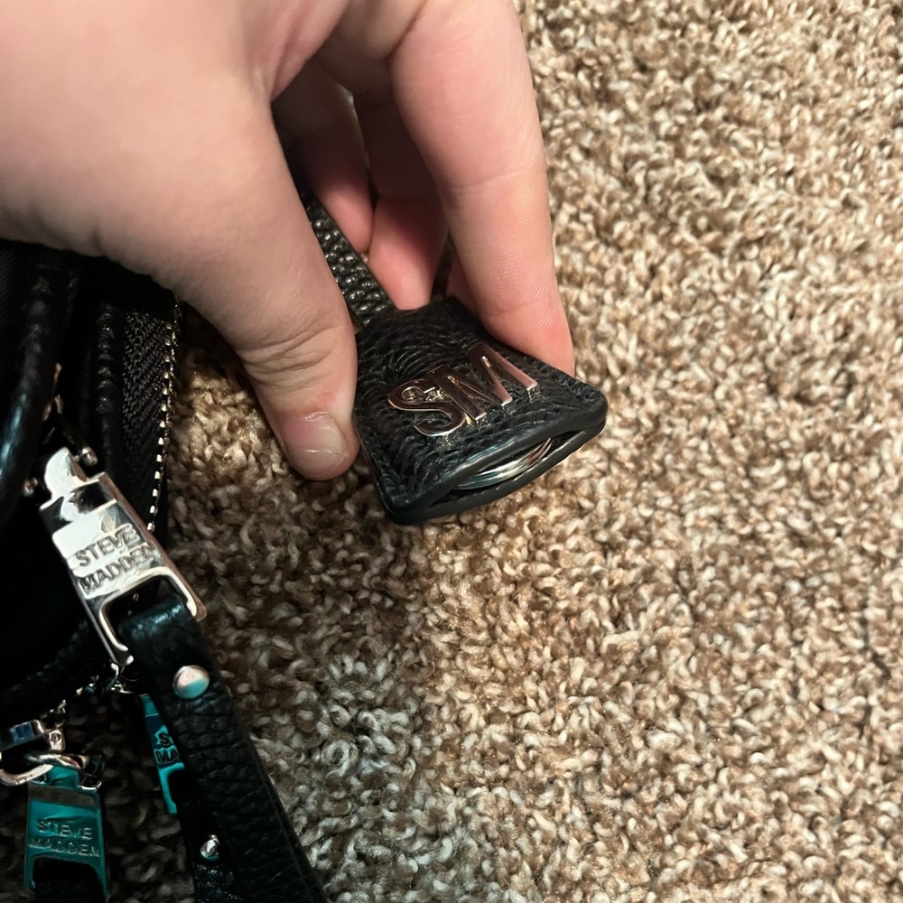 Steve Madden Black Crossbody Camera Bag with Removable Wide Strap - Picture 9 of 16